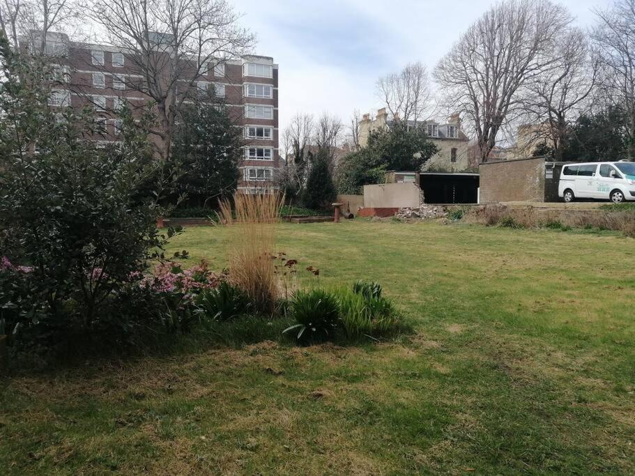 4 Quiet Compact Studio With Garden View - Best Location - Comfortable - Quiet Appartement Hove Buitenkant foto