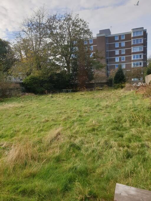4 Quiet Compact Studio With Garden View - Best Location - Comfortable - Quiet Appartement Hove Buitenkant foto